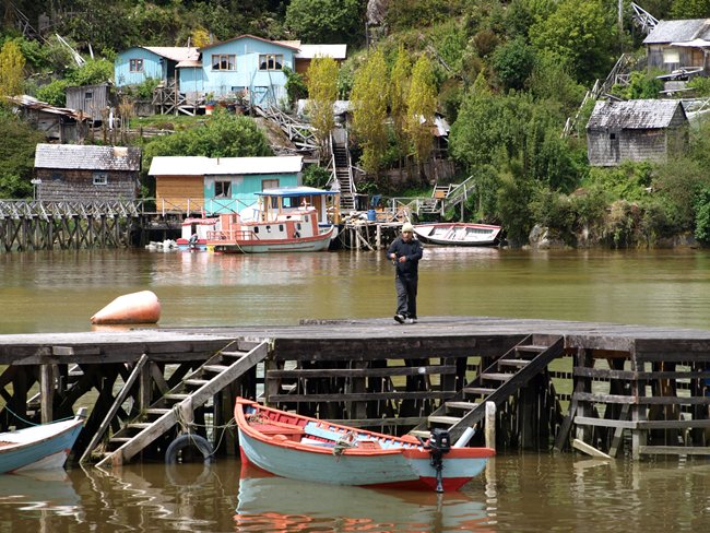 ../../Pictures/231209/037 Caleta Tortel.JPG